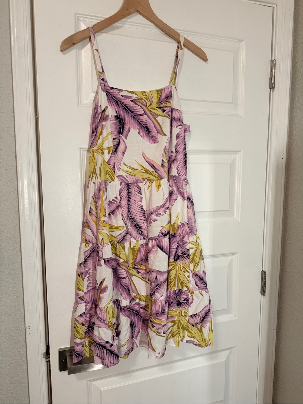 LOFT Tiered Midi Sundress in White with Pink & Yellow Leaf Print Size 4